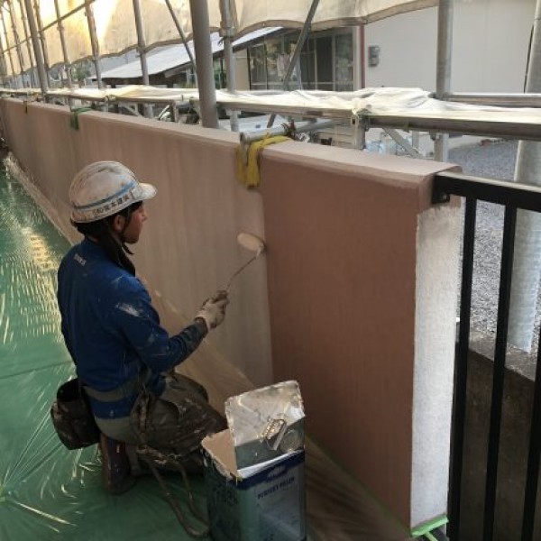 外壁塗装　熊本市東区　北・西・東面外壁下塗り