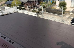 屋根塗装　熊本市北区　屋根ヤネフレッシュシリコン（ココナッツブラウン）仕上げの施工後画像