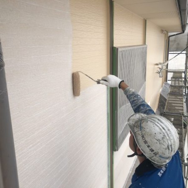 外壁塗装　熊本市北区植木　２F天井、外壁中塗り、上塗り