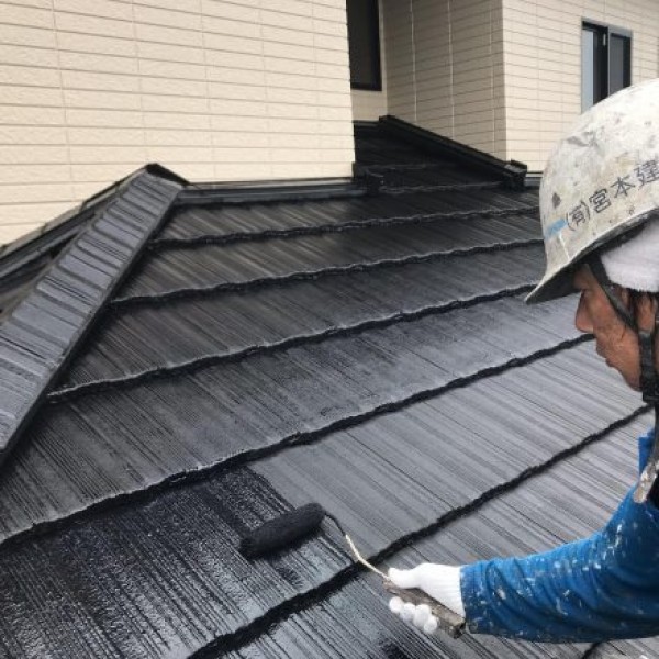 下屋根塗装   熊本市南区御幸笛田  下屋根上塗り完了