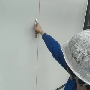 熊本内田町新築住宅・外壁吹付け塗装前、下地処理完了しました！のサムネイル