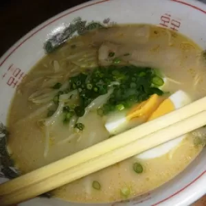もりしげ　（山鹿）でラーメンを喰らう♪のサムネイル