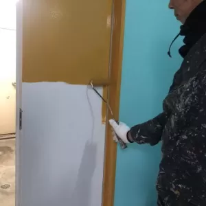 熊本市中央区ホテル鉄扉塗装･鉄扉上塗り1回目（弱溶剤２液型シリコン使用）工事のサムネイル