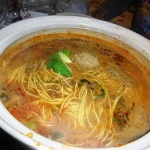 居酒屋毛虫　坦々麺鍋のサムネイル