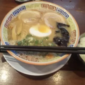 福岡　大砲ラーメンのサムネイル