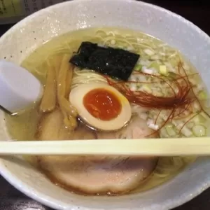 マルイチ食堂　塩ラーメンのサムネイル