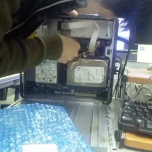 PCメンテナンス中～事務所～のサムネイル