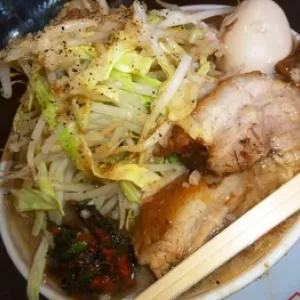 体調不調にて、明日は胃カメラ・・夜飯抜きだけん昼は大量にラーメンを食ス（マシマシ）のサムネイル