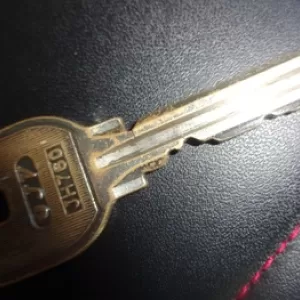 鍵にヒビ出たら折れるよね・・・のサムネイル
