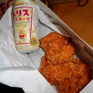 ケンチキの辛いのとハイボールがあう♪～晩酌～のサムネイル