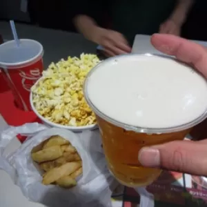 映画館でビール♪　銀の匙のサムネイル