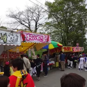 熊本城の葉桜見（宴）しながら藤崎台横（野球）の出店に行ったんだ♪のサムネイル