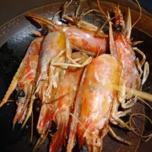車海老の焼き頭はマジうめえ♪のサムネイル