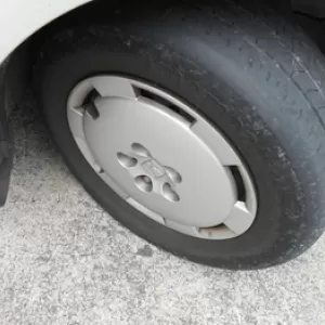 もうタイヤ交換しないとバーストしそう・。・・。のサムネイル