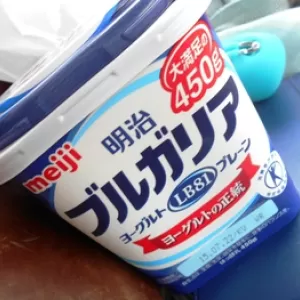 セブンイレブンのクジで大きいヨーグルトあたったんだけど・・・のサムネイル