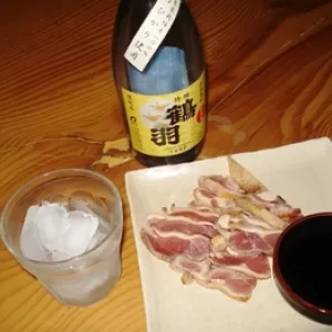 晩酌～鶏のたたき～球磨焼酎鶴羽のサムネイル