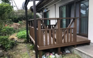 熊本は高平住宅でウッドデッキ&玄関柵・扉塗装工事を行いました。 After画像
