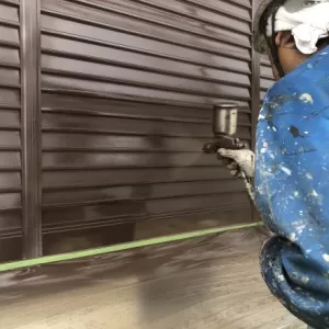 熊本県荒尾市･外壁塗装（雨戸塗装完了）のサムネイル