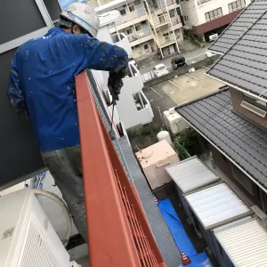 熊本市東区健軍本町マンション３Fベランダ鉄部塗装工事（弱溶剤2液シリコン仕上げ）のサムネイル