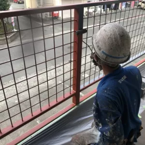 熊本市東区健軍･鉄骨塗装（手摺り上塗り1回目、２液型シリコン使用！）のサムネイル