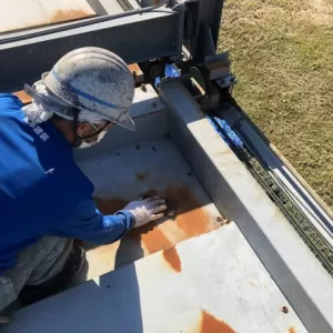 熊本市中央区･マンション立体駐車場、ケレン、錆止め完了！のサムネイル