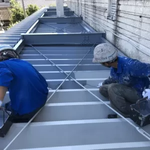 熊本県天草市･折板屋根中塗り完了！のサムネイル