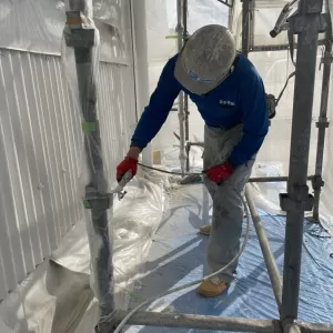 熊本県球磨郡工場断熱吹き付け塗装完了しました。宮本建装！のサムネイル
