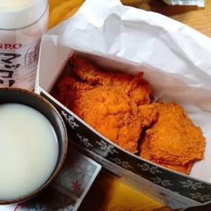 おせちに飽きたころに！ケンチキの辛いやつとマッコリでせめてみる♪のサムネイル