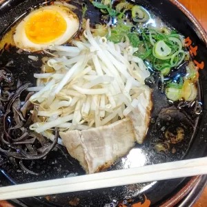 味千ラーメンの黒まー油ラーメンうまし！塗装道具整理して帰りまーす！のサムネイル
