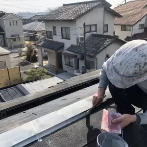 合志市須屋  屋根遮熱塗装工事  遮熱用下塗り　ホワイトのサムネイル