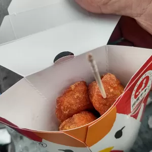 からあげくんREDを喰うのが最近はルーティーンさ！のサムネイル
