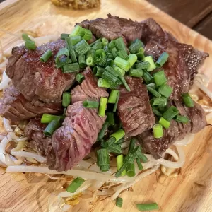 TEPPANYAKI　繁蔵（鉄板焼きはんぞう）肉肉肉のサムネイル