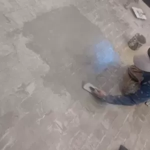店舗塗装　熊本市北区打越　土間タイル貼り前下地調整のサムネイル