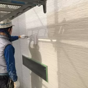 外壁塗装　熊本県合志市　外壁下塗り（水性微弾性サーフェーサー）のサムネイル