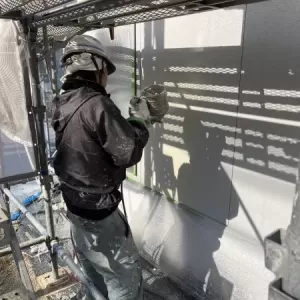 外壁リシン吹付け塗装　熊本県合志市　リシン吹付け１回目完了のサムネイル
