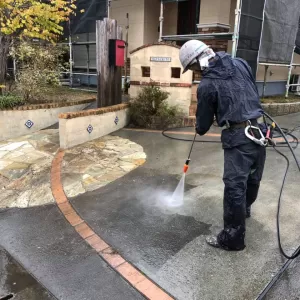 外壁・屋根塗装しない部分や他のところも汚れてるんだけど！？洗ってくれるかな？？のサムネイル