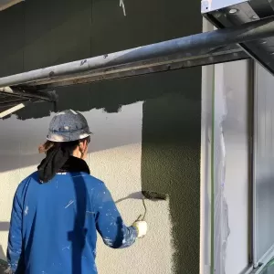 外壁塗装　熊本市東区　中塗り　/　キュービクル塗装　熊本市東区　ケレン・錆止めのサムネイル