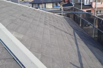 屋根塗装　熊本県玉名市　屋根水性ヤネフレッシュ　屋根板金コスモマイルドシリコン仕上げ Before画像
