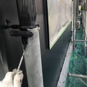 樋塗装　熊本市中央区　付帯部塗装　弱溶剤２液型シリコン塗料使用のサムネイル