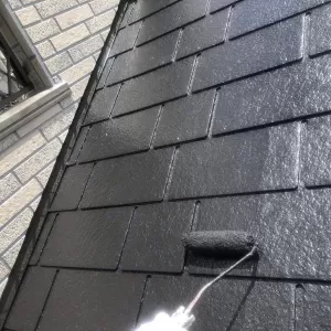 下屋根塗装　熊本市東区　下屋根上塗り及び足場台風対策のサムネイル
