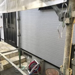 外壁塗装　熊本市東区　塗装工事完了　/　屋上防水　熊本市中央区　プライマー、メッシュ貼りのサムネイル