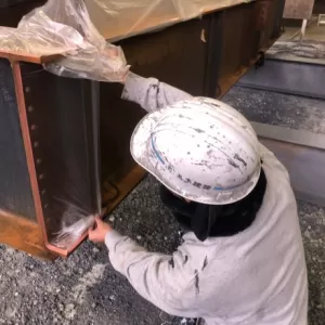 鉄骨塗装　熊本県上益城郡　鉄骨養生（塗らない部分）のサムネイル