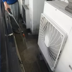 ベランダ防水　熊本市東区佐土原　防水前高圧洗浄のサムネイル
