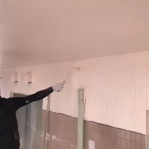 外壁塗装　熊本市中央区　磁器タイル壁中塗り、上塗りのサムネイル