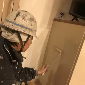 内部建具塗装　熊本市中央区中央街　テレビ台棚塗装完了のサムネイル