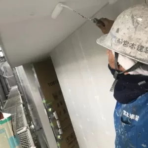 軒天井塗装　熊本市東区小山　軒天井中塗り・上塗り（ビニデラックスシャープ）のサムネイル