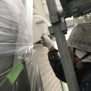 付帯部塗装　熊本市中央区水前寺　破風、樋中塗り、上塗り完了のサムネイル