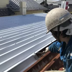屋根塗装　熊本県宇土市　折板屋根錆止めのサムネイル