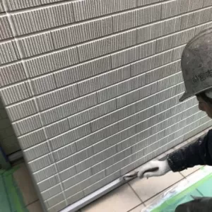 外壁、水切り板金塗装　熊本市中央区水前寺　水切り板金錆止め及び外壁上塗りのサムネイル