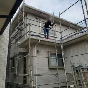 住宅塗装　熊本市中央区水前寺　足場組み及び熊本県宇土市　下屋根上塗りのサムネイル